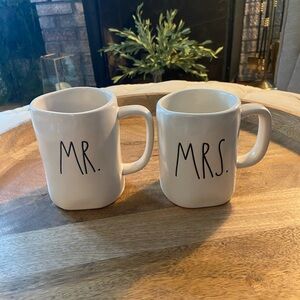 Rae Dunn Mr & Mrs Coffee Mug Set